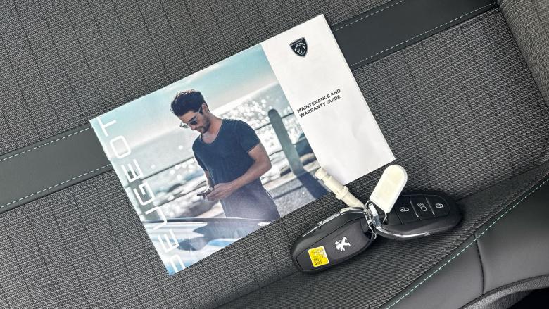 Peugeot 208 1.2 PureTech 100 Allure Premium + 5dr Petrol Hatchback